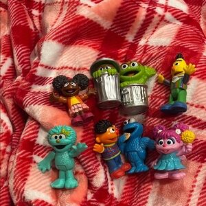 B58 Lot of 8 Sesame Street Action Figures